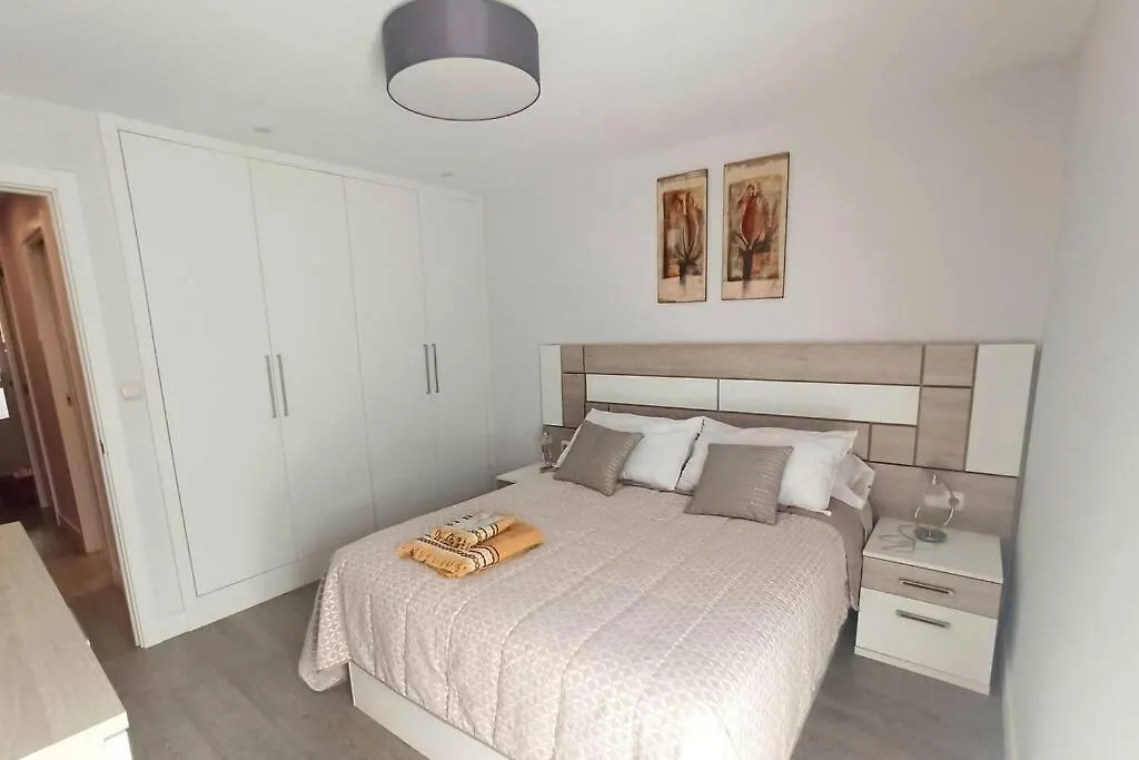 Hondarribia Con Garaje Ess02307 0*,